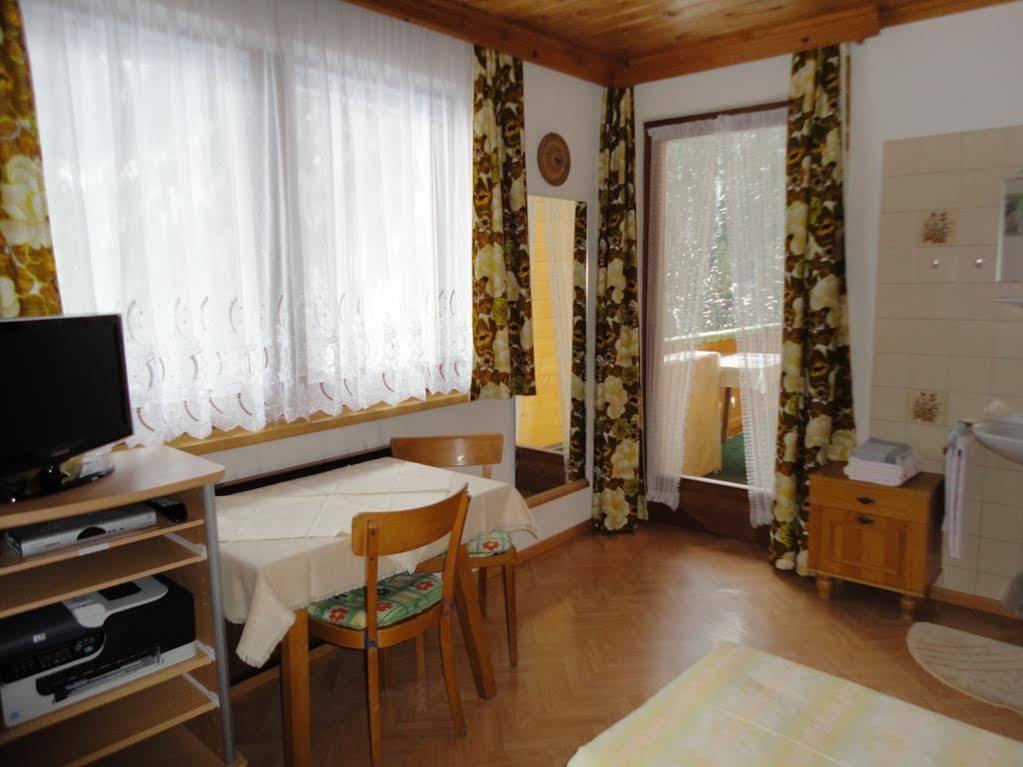Haus Dorfblick Ξενοδοχείο Prägraten Εξωτερικό φωτογραφία