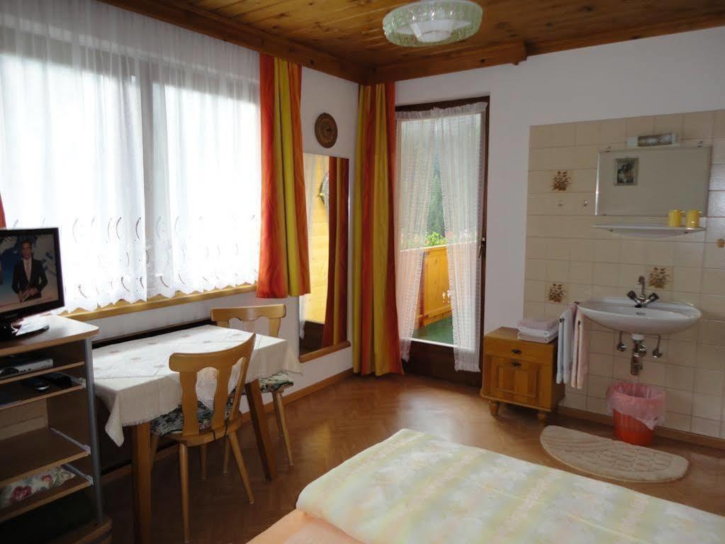Haus Dorfblick Ξενοδοχείο Prägraten Εξωτερικό φωτογραφία